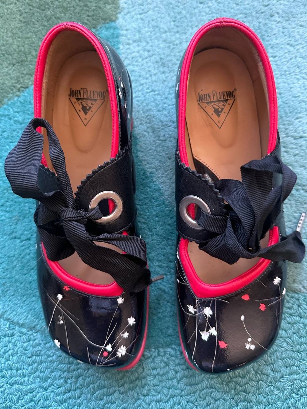 Fluevog EXCELLENT Choice Adele black patent floral MJ w/ heart heels-8 (fit 7.5) - Picture 9 of 16